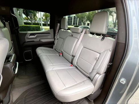 Used 2023 GMC Sierra 1500 SLT w/ SLT Premium Package AWD/4WD image 22