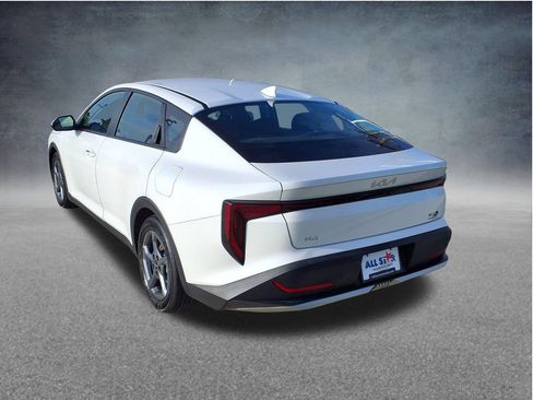 Used 2025 Kia K4 FWD image 7
