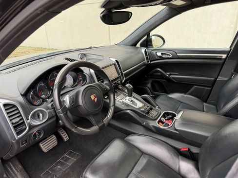 Used 2014 Porsche Cayenne Turbo S image 25
