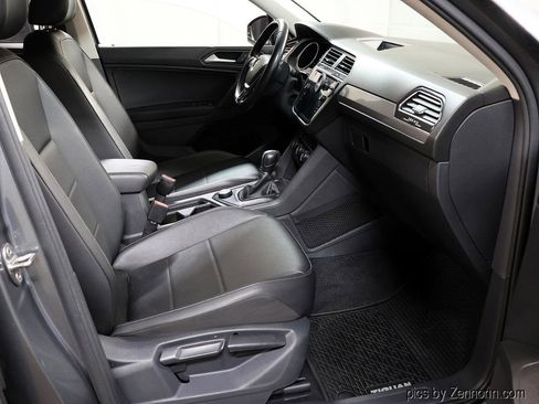 Used 2019 Volkswagen Tiguan SE AWD/4WD image 33