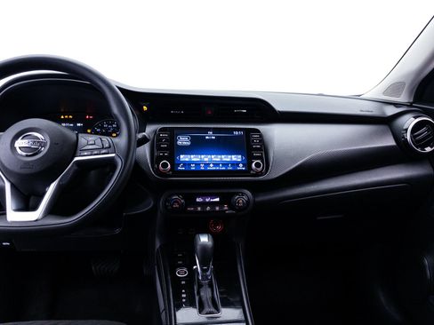 Used 2021 Nissan Kicks SV FWD image 9