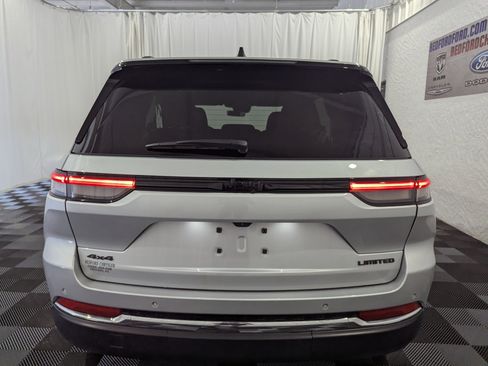 Used 2025 Jeep Grand Cherokee Limited w/ Trailer Tow Package AWD/4WD image 10