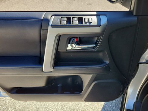 Used 2022 Toyota 4Runner SR5 image 12