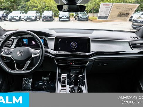 Used 2024 Volkswagen Atlas Cross Sport SE FWD image 23