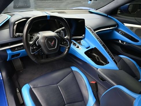 Used 2022 Chevrolet Corvette Stingray Premium Conv w/ Z51 Performance Package RWD image 4