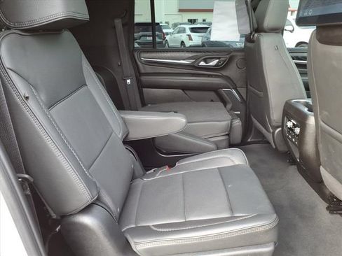 Used 2024 GMC Yukon XL Denali w/ Advanced Technology Package AWD/4WD image 26