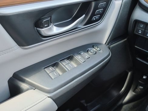 Used 2021 Honda CR-V Touring image 14