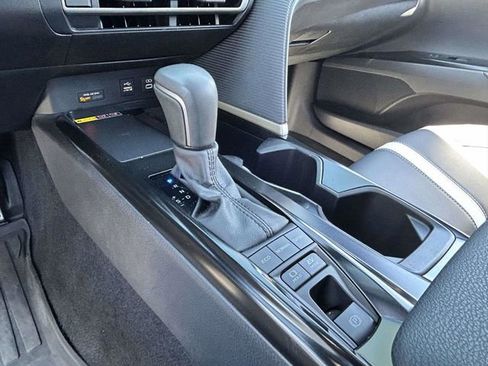 Used 2025 Toyota Camry SE FWD image 17