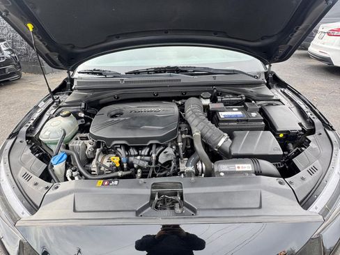 Used 2019 Hyundai Veloster Turbo R-Spec image 17