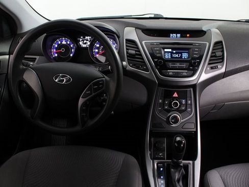 Used 2014 Hyundai Elantra SE image 9