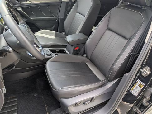 Used 2022 Volkswagen Tiguan SE AWD/4WD image 14