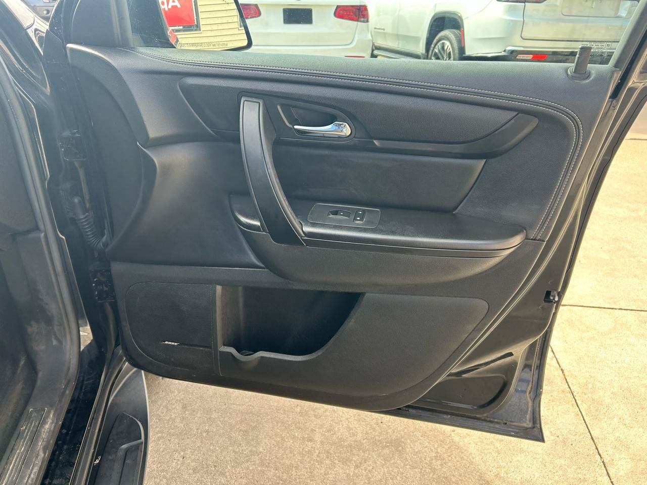 Used 2017 Chevrolet Traverse LT FWD image 17