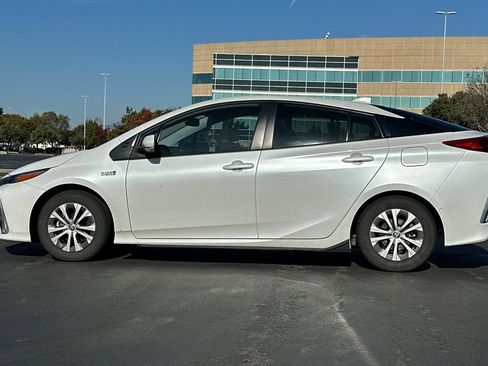 Used 2022 Toyota Prius Prime Limited image 7