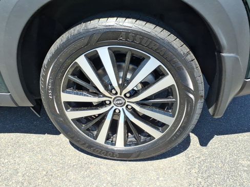 Certified 2024 Nissan Pathfinder Platinum FWD image 9