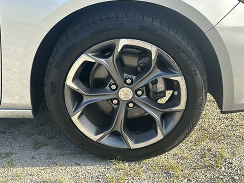 Used 2022 Chevrolet Malibu LT FWD image 12