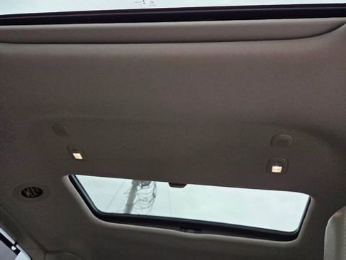 Used 2018 Chrysler Pacifica Touring-L Plus w/ Advanced Safetytec Group FWD image 7