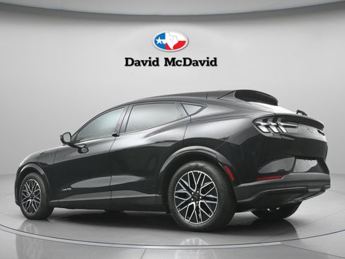 Used 2025 Ford Mustang Mach-E Premium AWD/4WD image 31