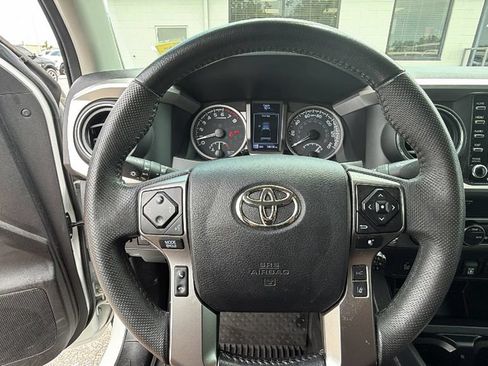 Used 2023 Toyota Tacoma SR5 w/ Technology Package AWD/4WD image 15