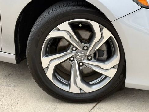 Used 2019 Honda Accord EX image 2