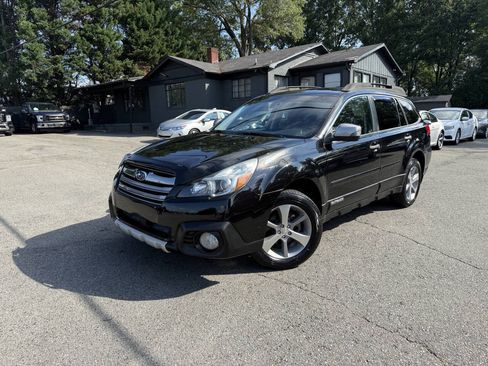 Used 2013 Subaru Outback 2.5i Limited AWD/4WD image 1
