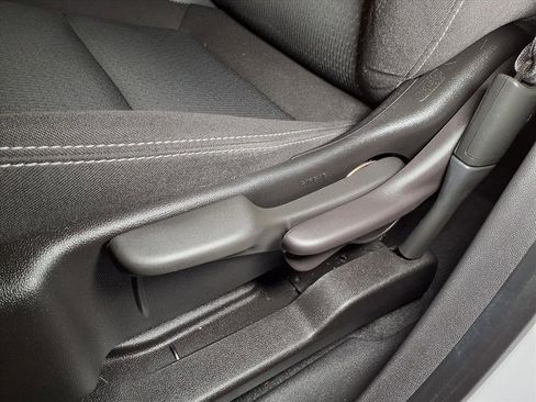 Used 2023 GMC Terrain SLE w/ Elevation Edition image 17