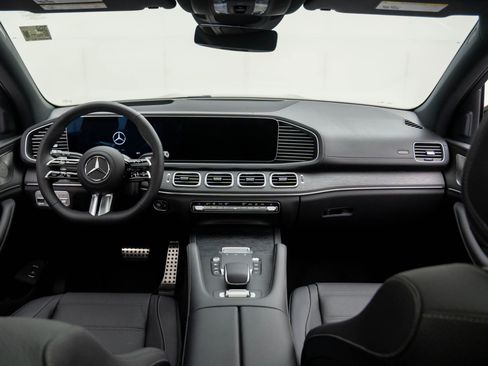 New 2026 Mercedes-Benz GLS 580 4MATIC image 10