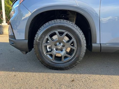 New 2025 Honda Pilot TrailSport image 28