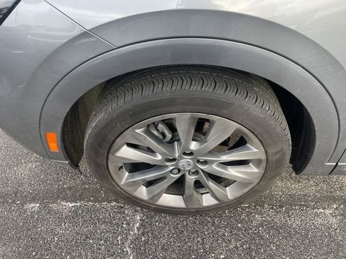 Used 2022 Buick Envision Avenir w/ Safety Package image 9