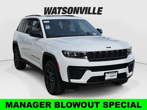 New 2026 Jeep Grand Cherokee Altitude AWD/4WD image 1