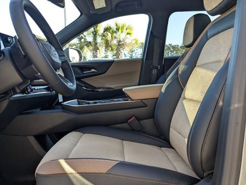 New 2026 Chevrolet Equinox ACTIV w/ Convenience Package III AWD/4WD image 22