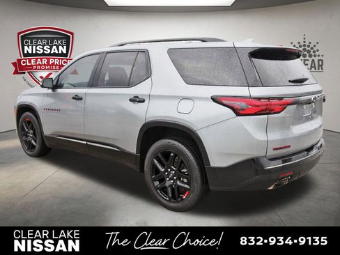 Used 2023 Chevrolet Traverse Premier w/ Redline Edition FWD image 5