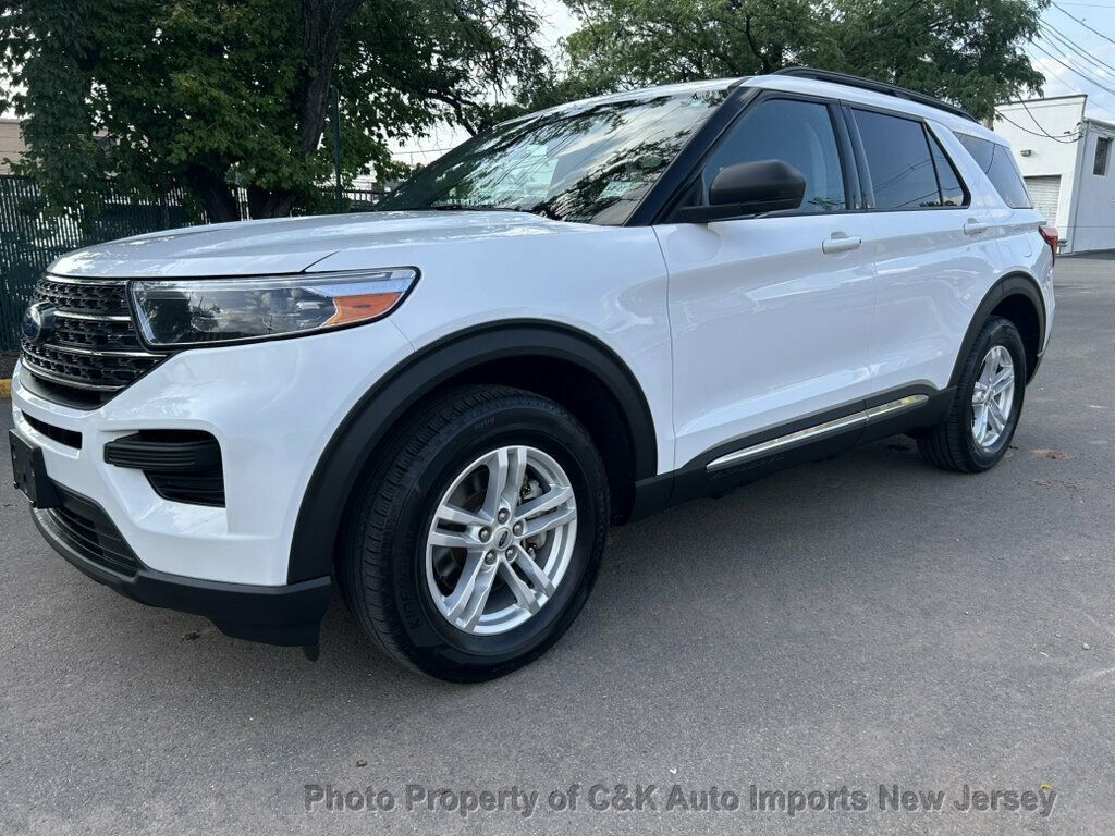Used 2022 Ford Explorer XLT AWD/4WD image 1