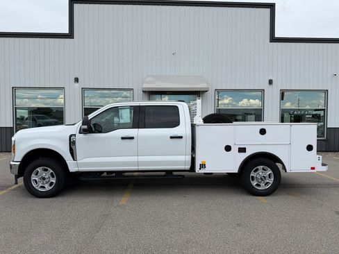 Used 2025 Ford F350 XLT AWD/4WD image 1