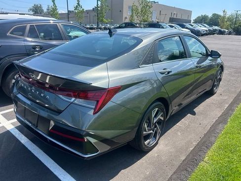 Used 2025 Hyundai Elantra SEL w/ Cargo Package FWD image 4