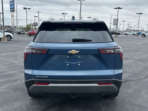 Used 2025 Chevrolet Equinox LT w/ Convenience Package II image 12