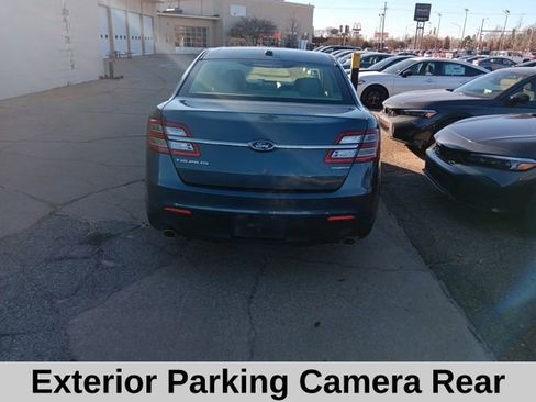 Used 2019 Ford Taurus SE image 6