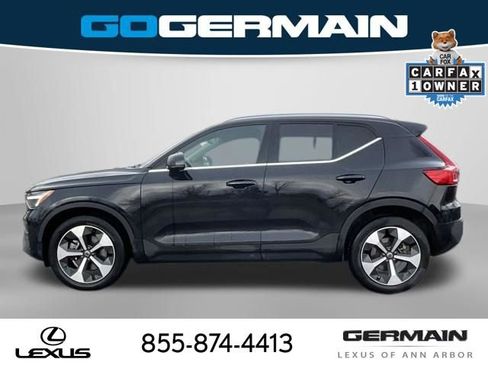 Used 2025 Volvo XC40 B5 Plus AWD/4WD image 3