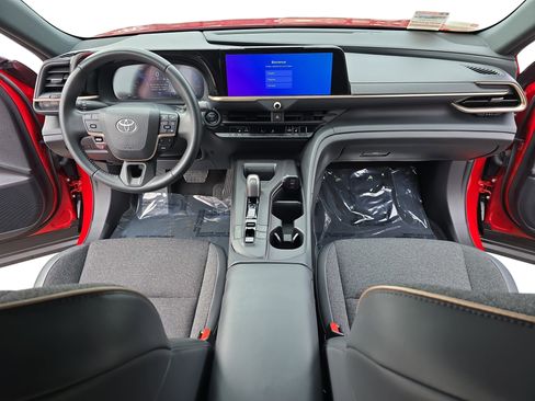 Used 2023 Toyota Crown XLE image 9