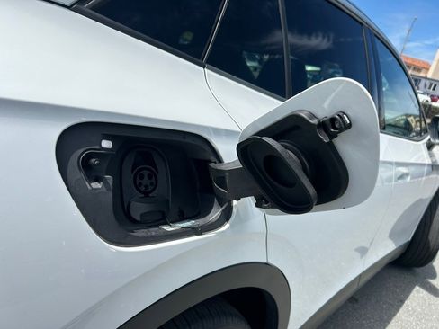 Used 2023 Volkswagen ID.4 Pro S Plus RWD image 60