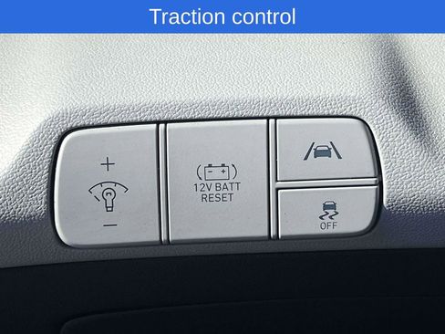 Used 2023 Hyundai Elantra Limited image 21