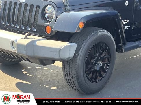 Used 2009 Jeep Wrangler Unlimited Sahara w/ Dual Top Group AWD/4WD image 8