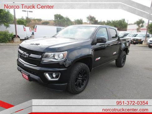 Used 2016 Chevrolet Colorado Z71 w/ Z71 Midnight Edition image 3