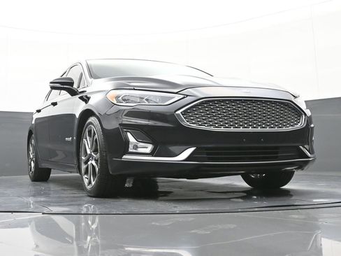Used 2019 Ford Fusion Titanium image 43