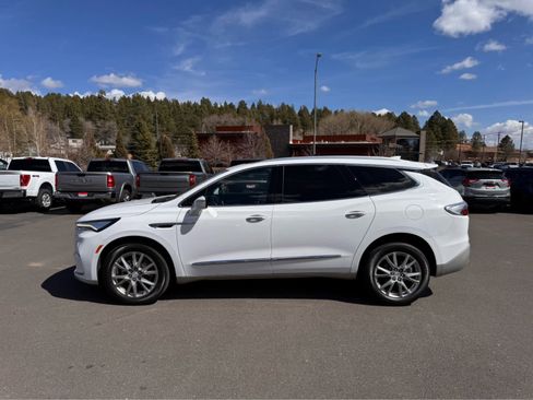 Used 2022 Buick Enclave Premium w/ Experience Buick Package image 2