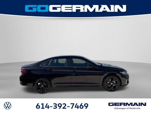 New 2026 Volkswagen Jetta SE image 7