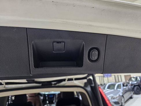 Used 2015 Cadillac Escalade Premium AWD/4WD image 14