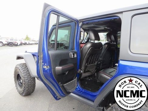 Used 2018 Jeep Wrangler Unlimited Rubicon image 37