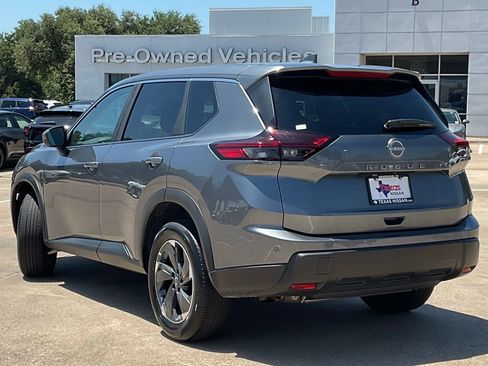 Used 2026 Nissan Rogue SV FWD image 6