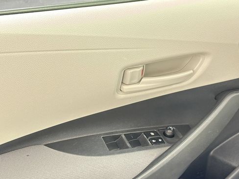 Used 2025 Toyota Corolla LE FWD image 13