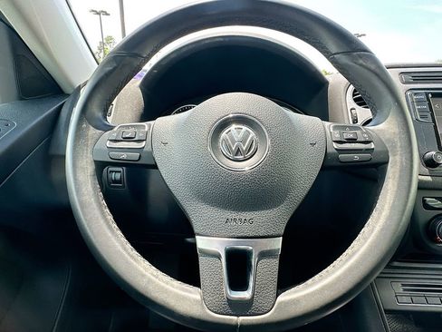 Used 2017 Volkswagen Tiguan Limited FWD image 17